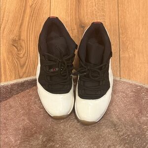 Jordan Retro 11 Tuxedo Low Size 10.5